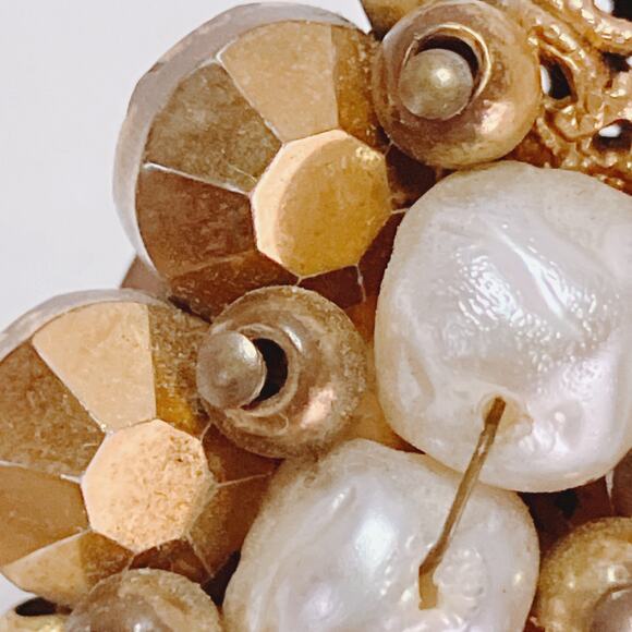 VTG Mid Century Clip On Earrings Faux Pearl Gold Tone Bead Cluster 1950s Baroque - Picture 4 of 11